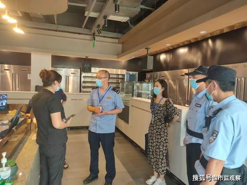 铁拳行动 自贡荣县两餐厅因违规经营冷链食品遭停业整顿，引发营业性演出新规警讯